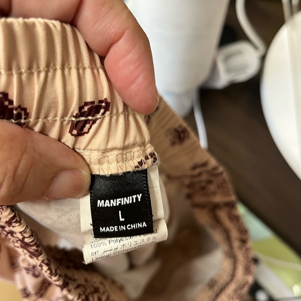 Manfinity Beige and Brown Patterned Shorts.‎ NWOT